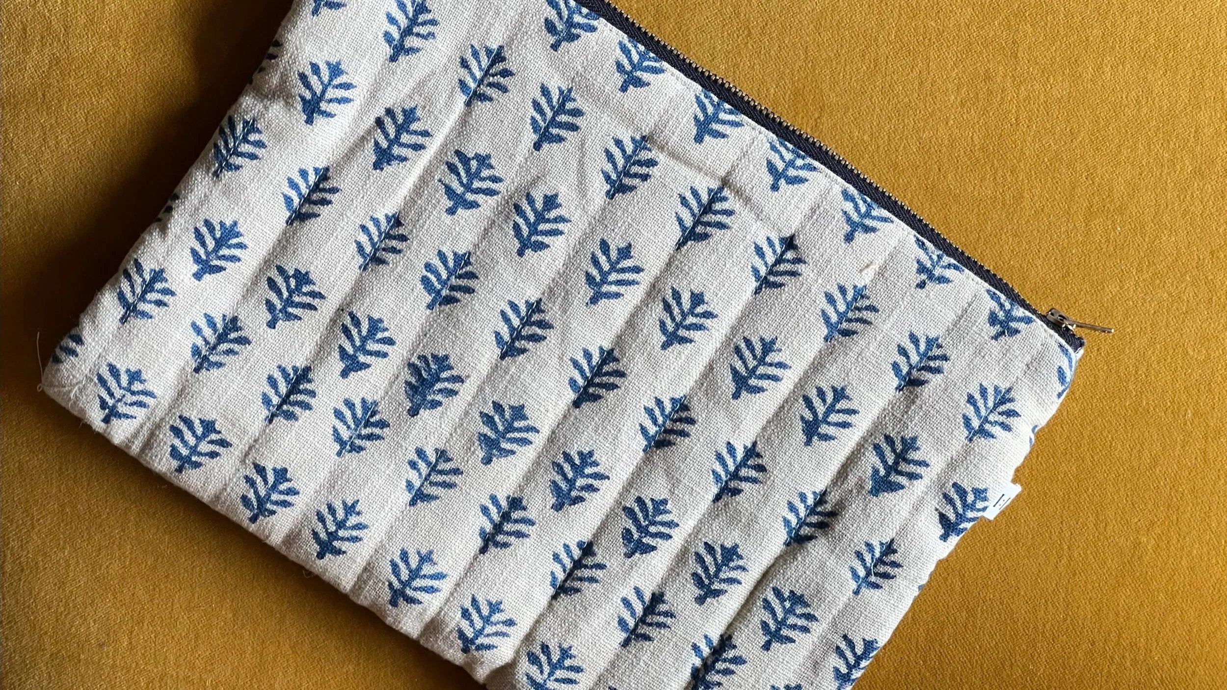 CAMDEN POUCH