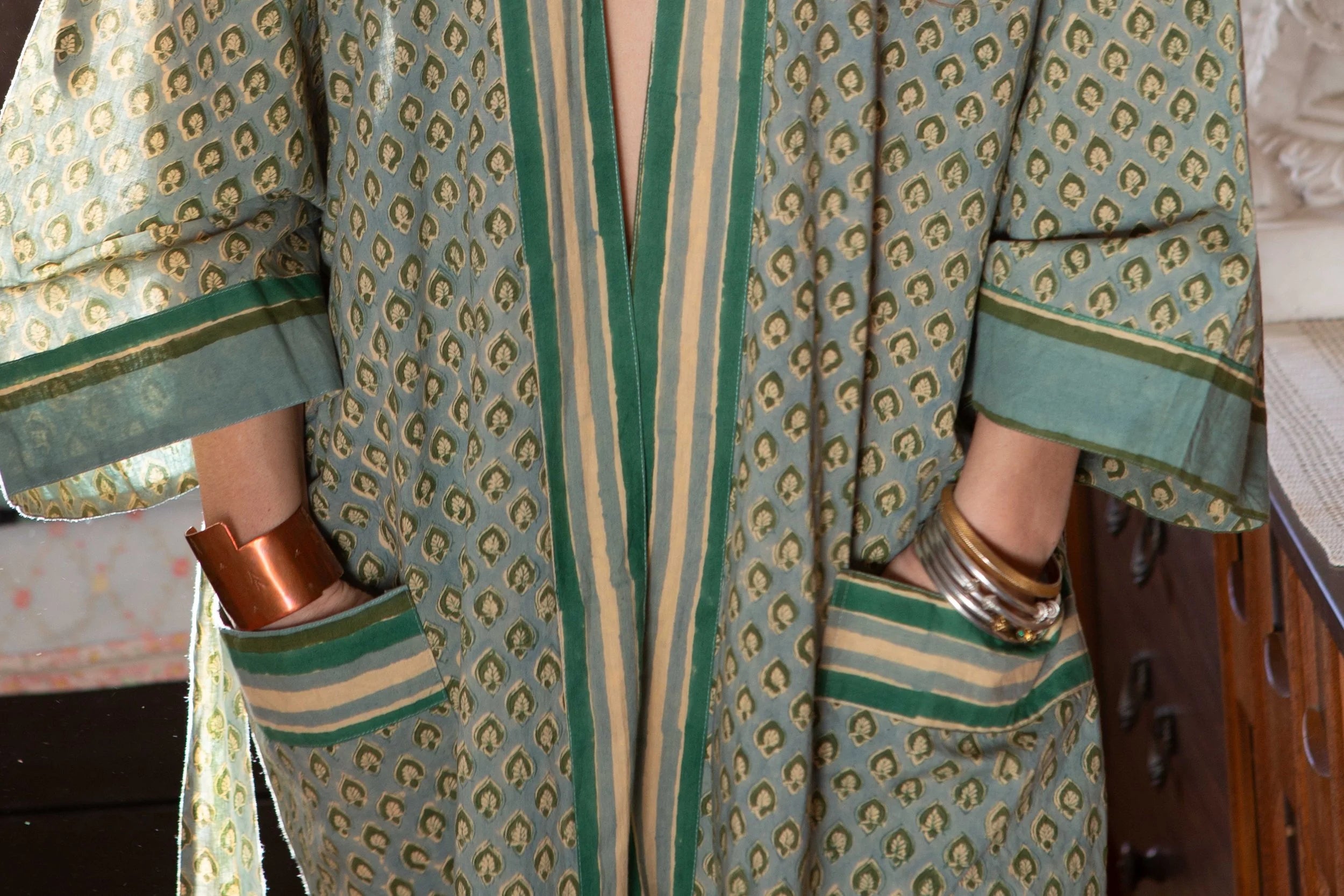 OKANAGAN SHORT ROBE