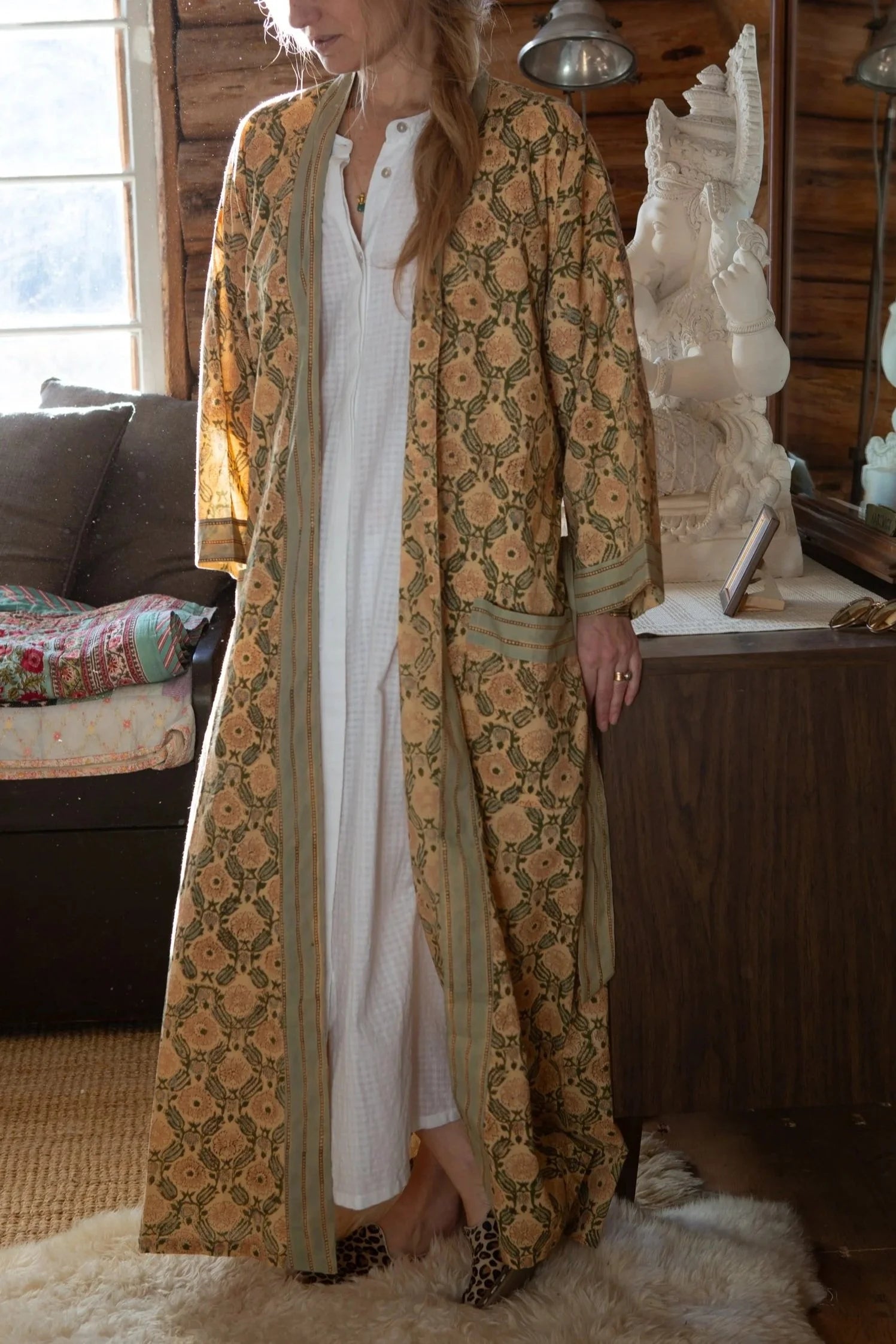OKANAGAN LONG ROBE