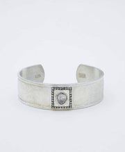BAYA RAJ BANGLE