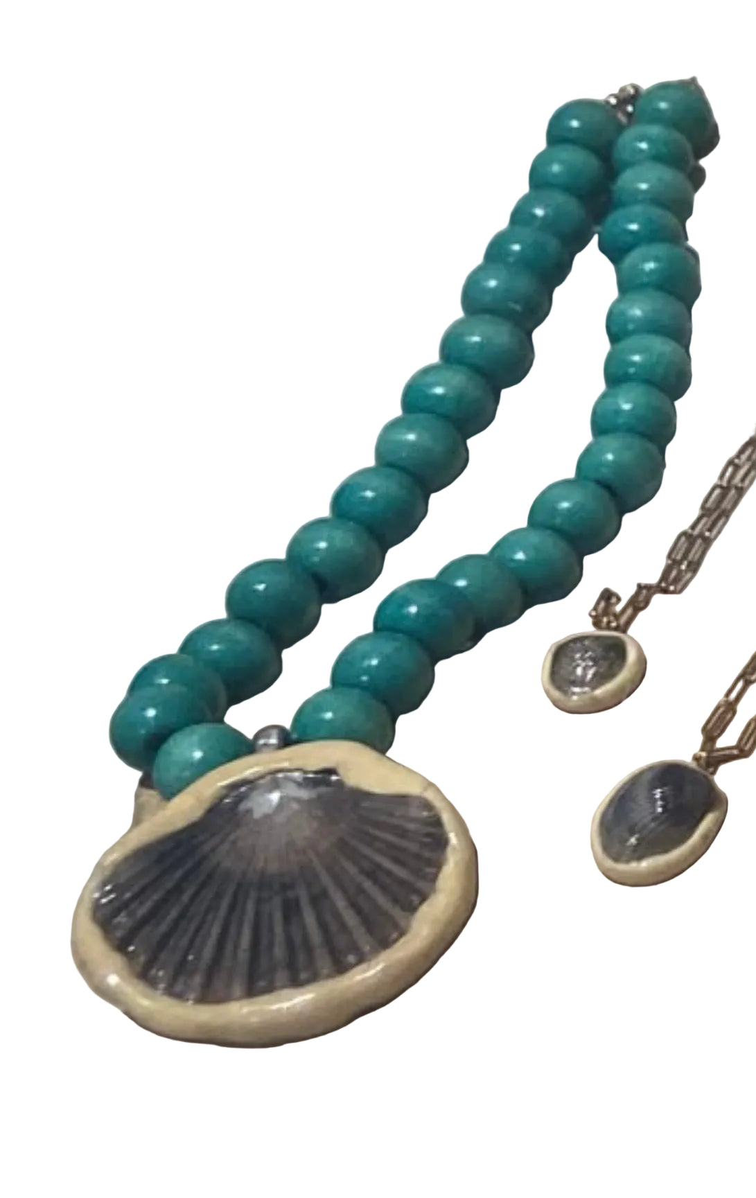 Real Shells w/ wood beads Necklace