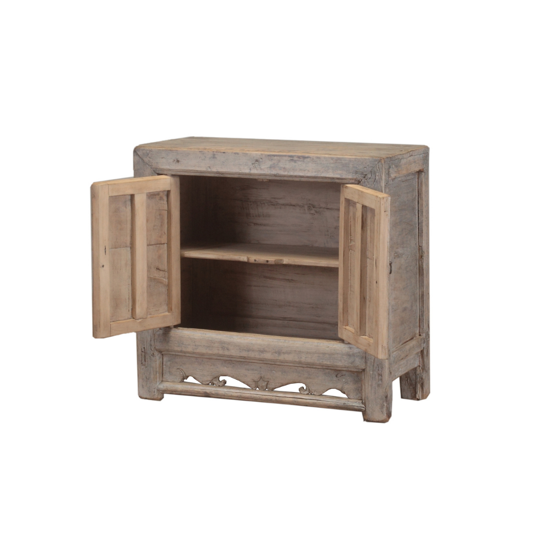 91•40•87 cms. SIDEBOARD