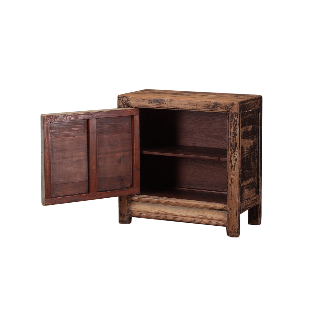 84•40•84 cms. SIDEBOARD