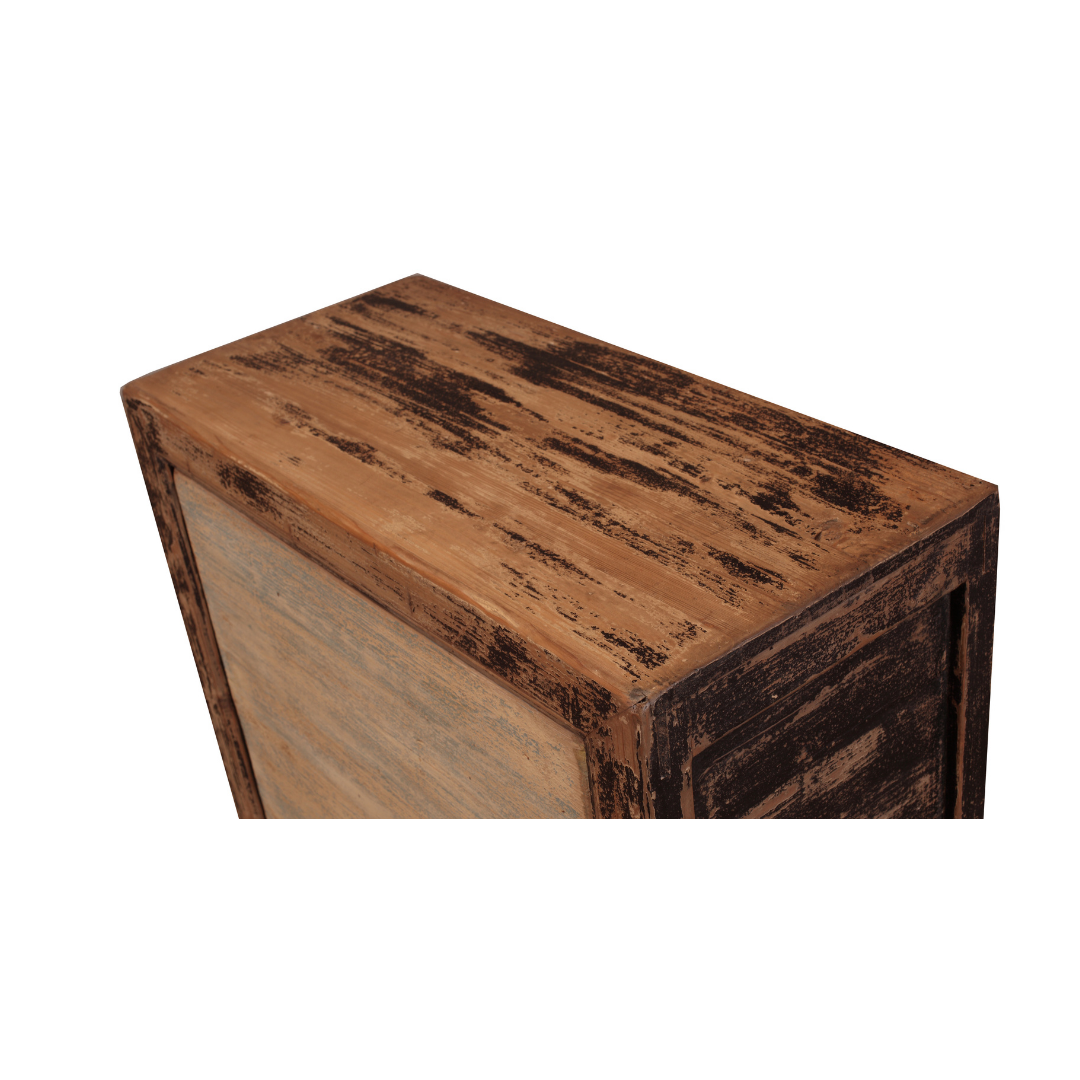 84•40•84 cms. SIDEBOARD