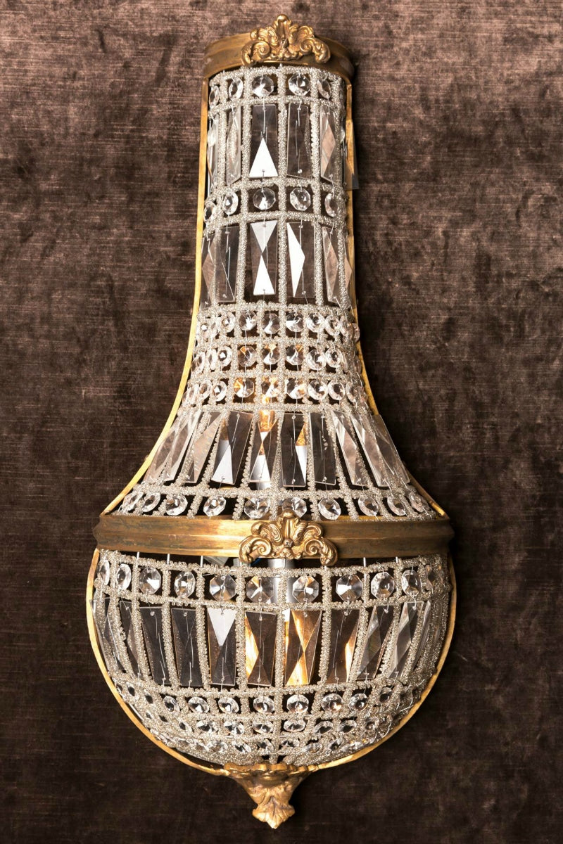 Labyrinthe Interiors - Wall Light Cometrea