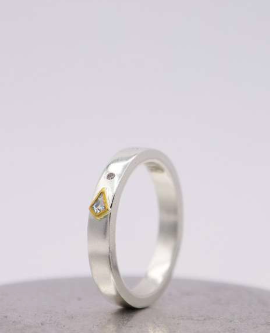 SWAN RING