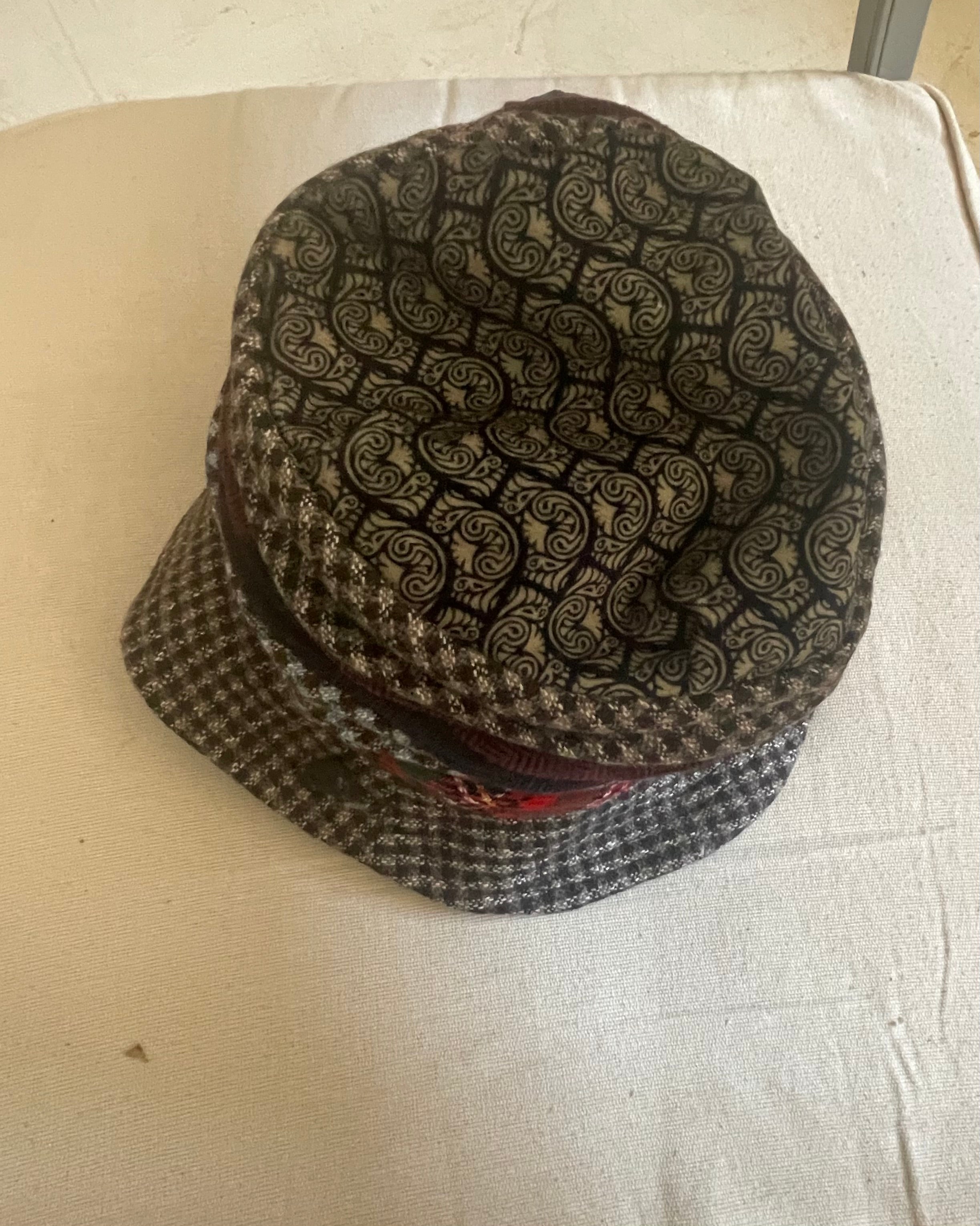 2698 HAT