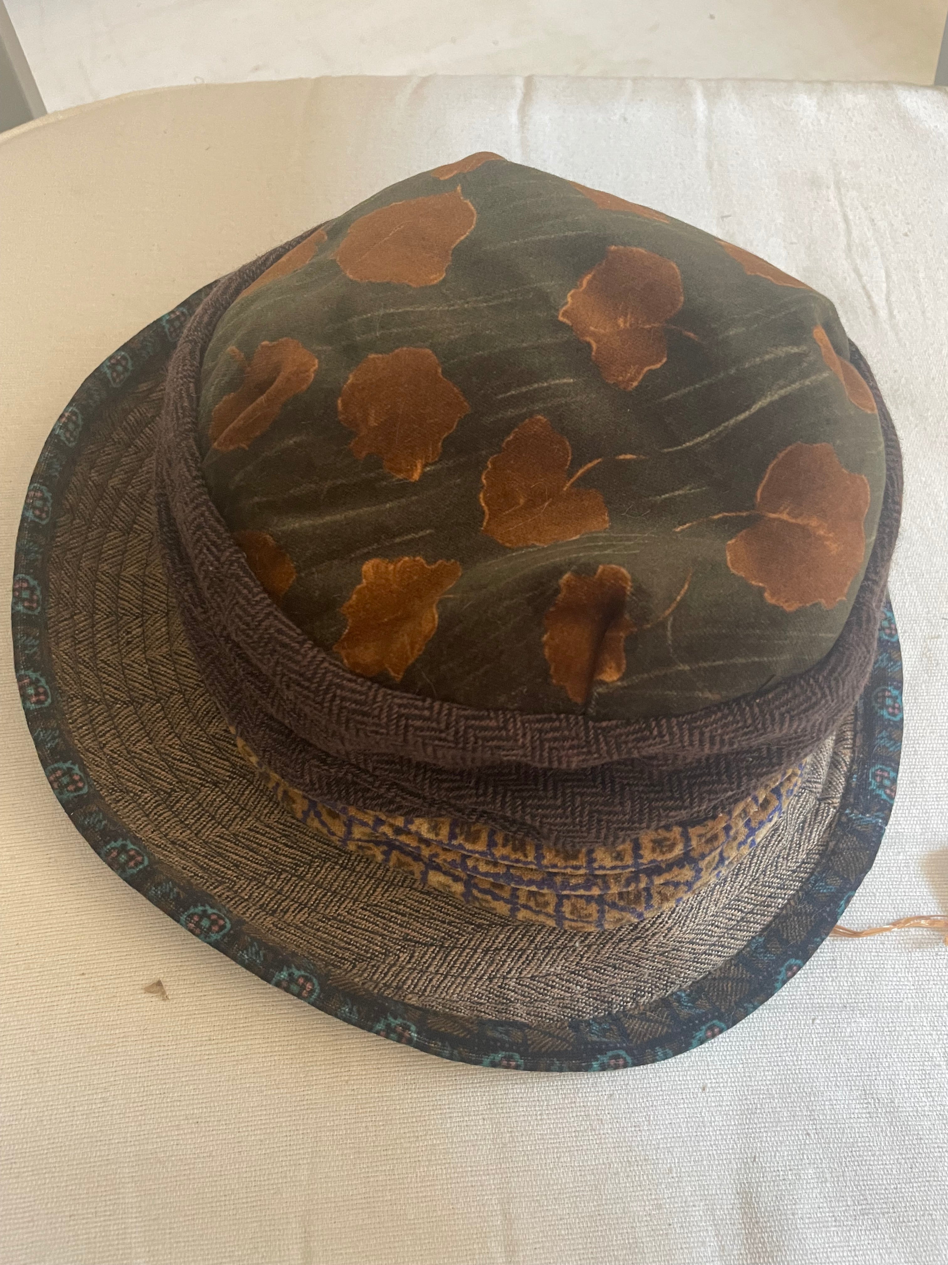2694 HAT