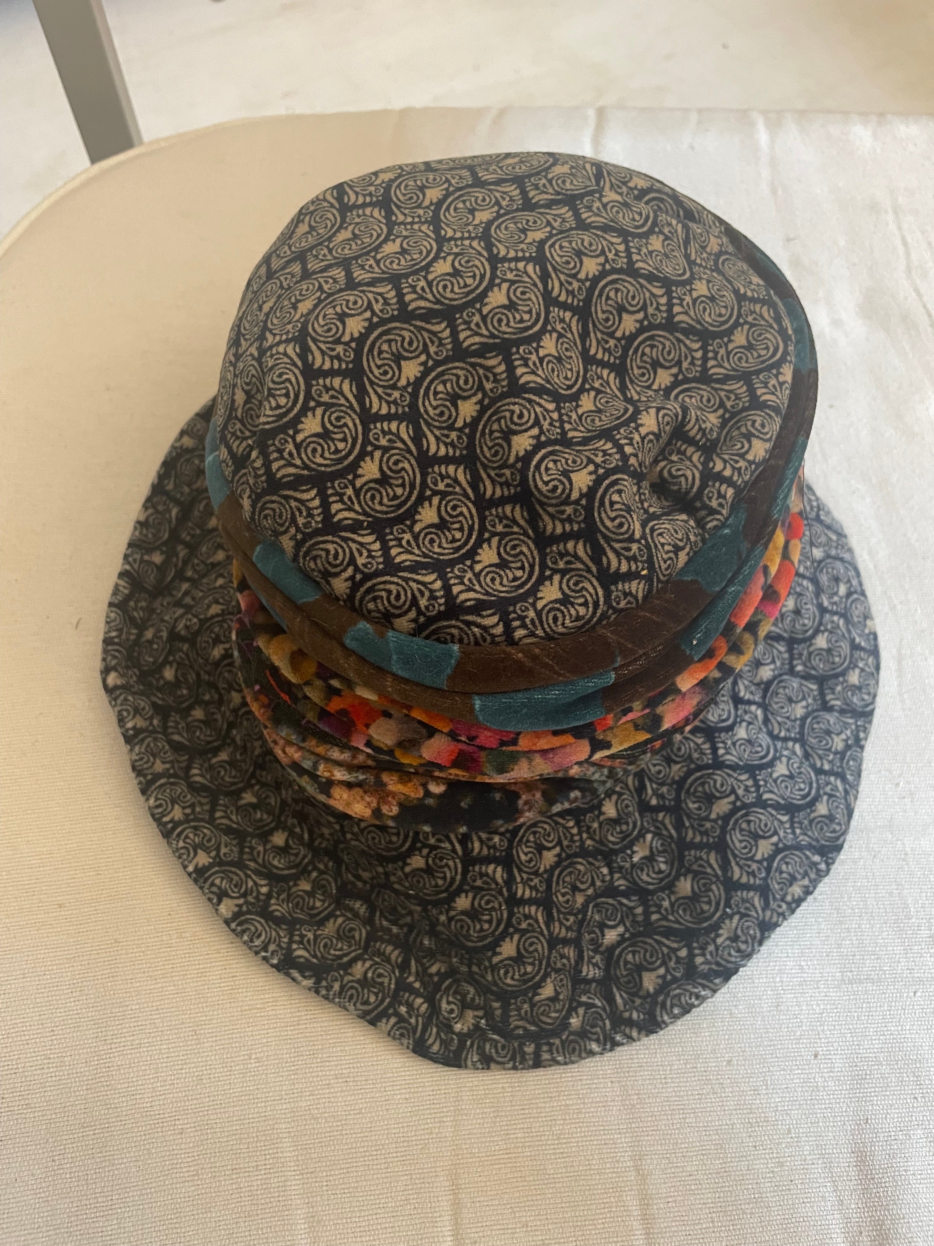 2701/T1262 HAT