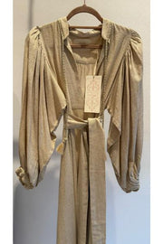 CREAM DRESS PUFFY SLEEVE PLAIN