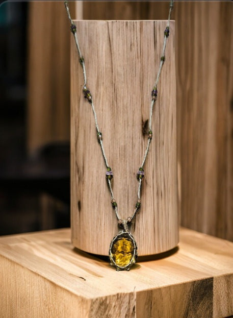 SHORT TIBETAN NECKLACE VV