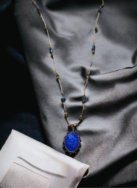 SHORT TIBETAN NECKLACE VV