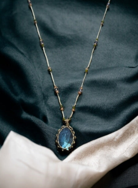 SHORT TIBETAN NECKLACE VV