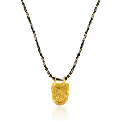 THE FLOWER NECKLACE