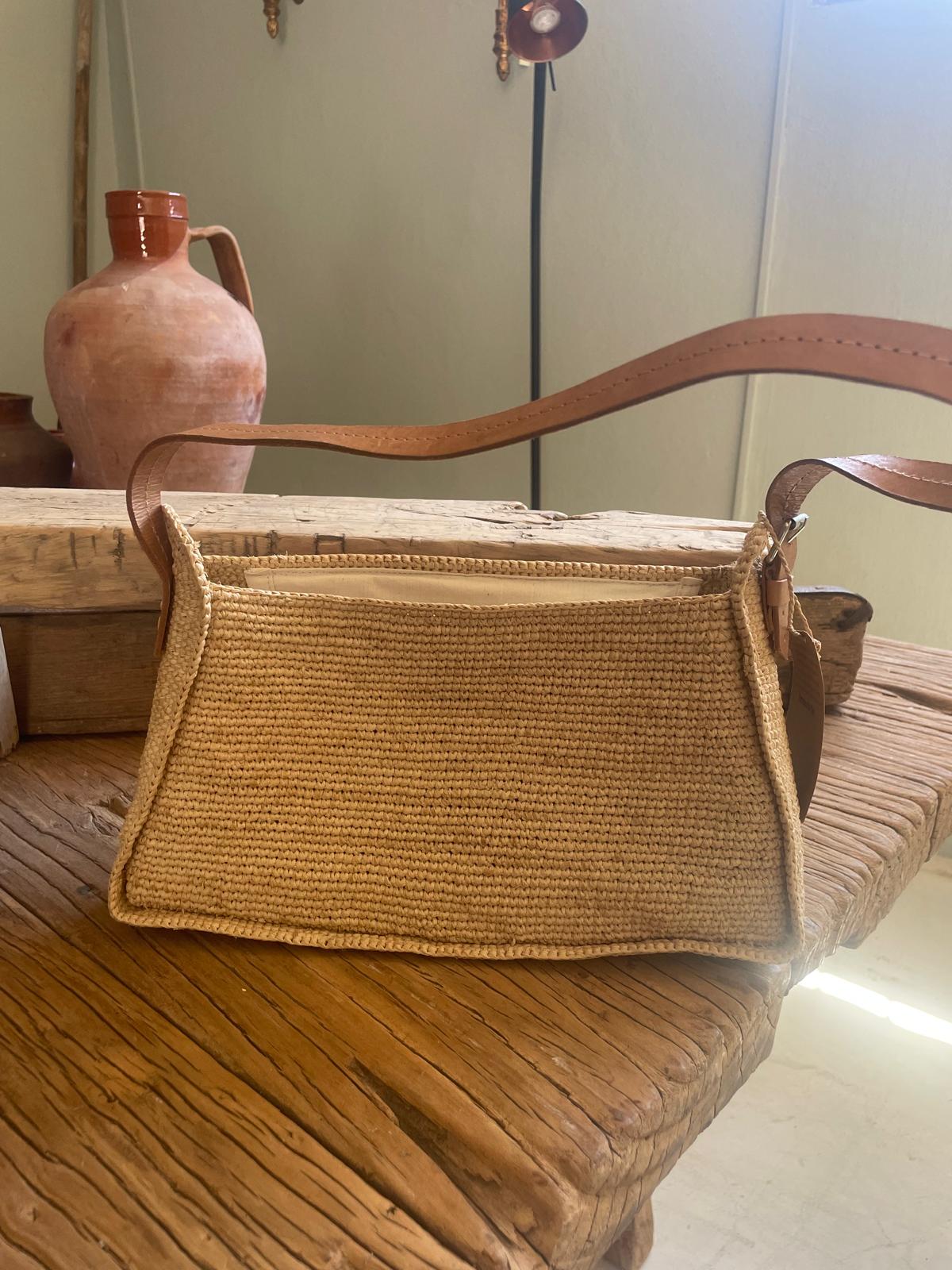 VEROMANITRA BAG